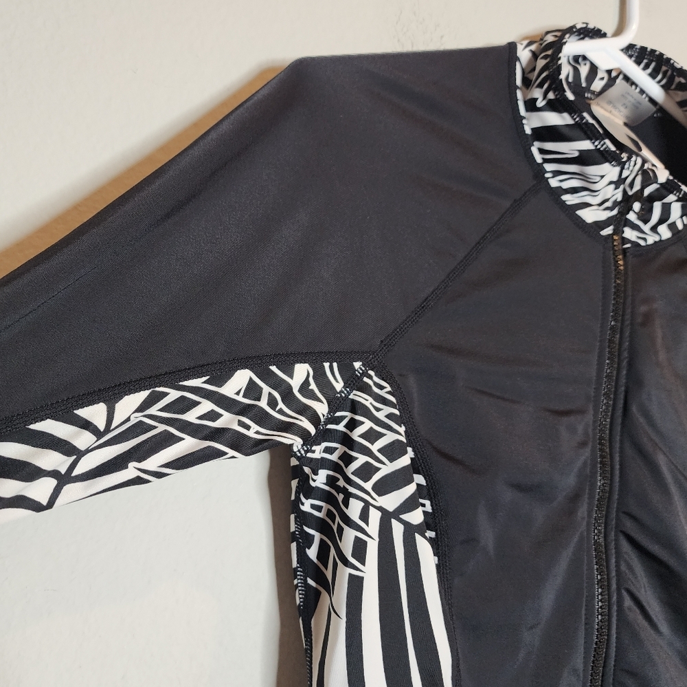 Tommy Bahama Black and White Zebra Coverup - Picture 14 of 16
